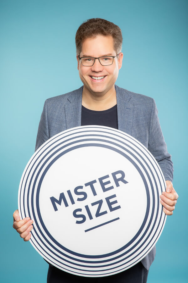 Jan Vinzenz Krause s logem MISTER SIZE